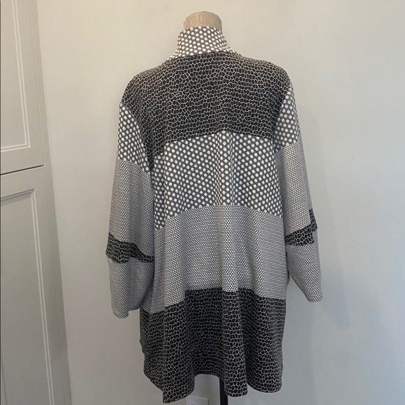 Joseph Ribkoff Three-Pattern Blocked Coat Mandarin Collar Plus Size 18 - Picture 5 of 13